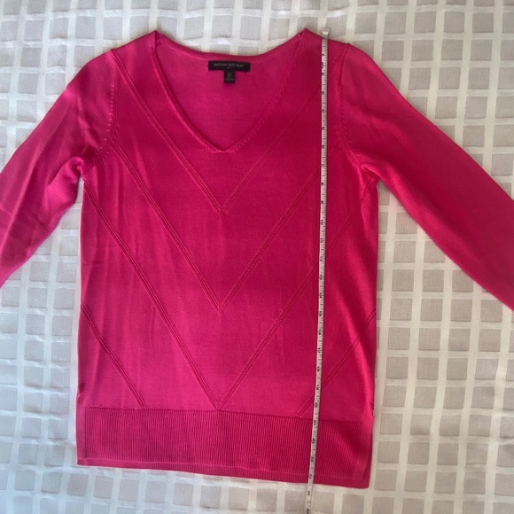 Banana Republic Lightweight V-Neck Sweater Fuchsia Pink - Picture 7 of 11